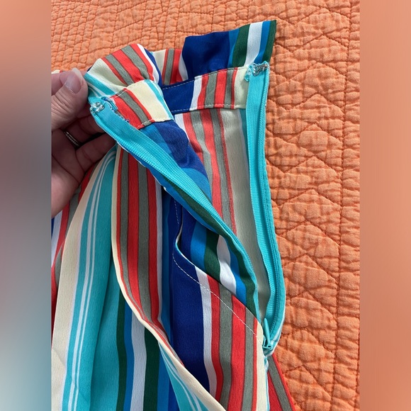 The perfect beach vacation outfit - Size Small - Picture 3 of 9